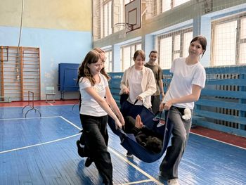 �������