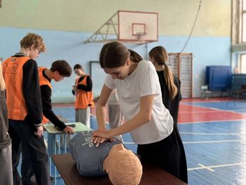 �������